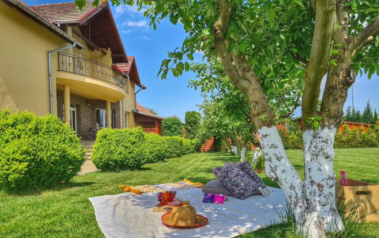 Orchard Villa Брашов Екстериор снимка