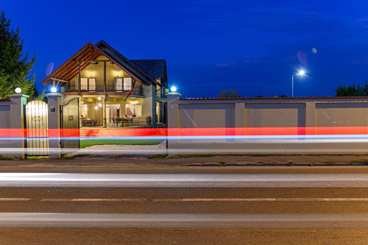 Orchard Villa Брашов Екстериор снимка